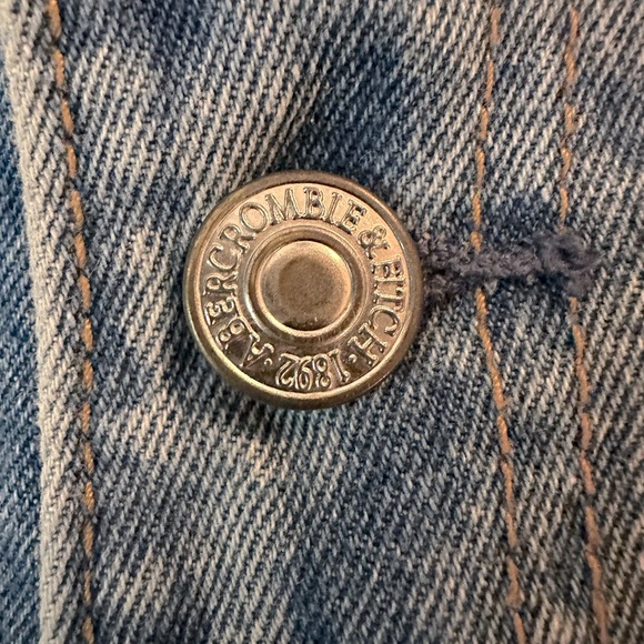 Abercrombie & Fitch - Natural Rise Short - Paper-bag Waist Button Front Denim - Picture 10 of 10